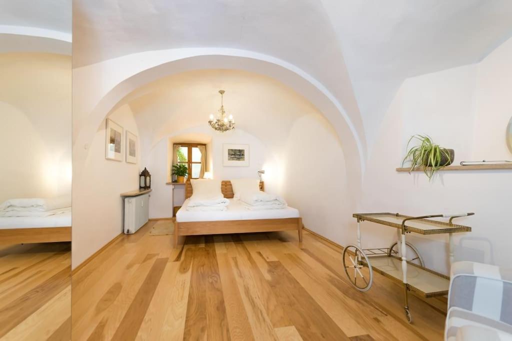 Apartment Historische Im Herzen Der Regensburger Altstadt *